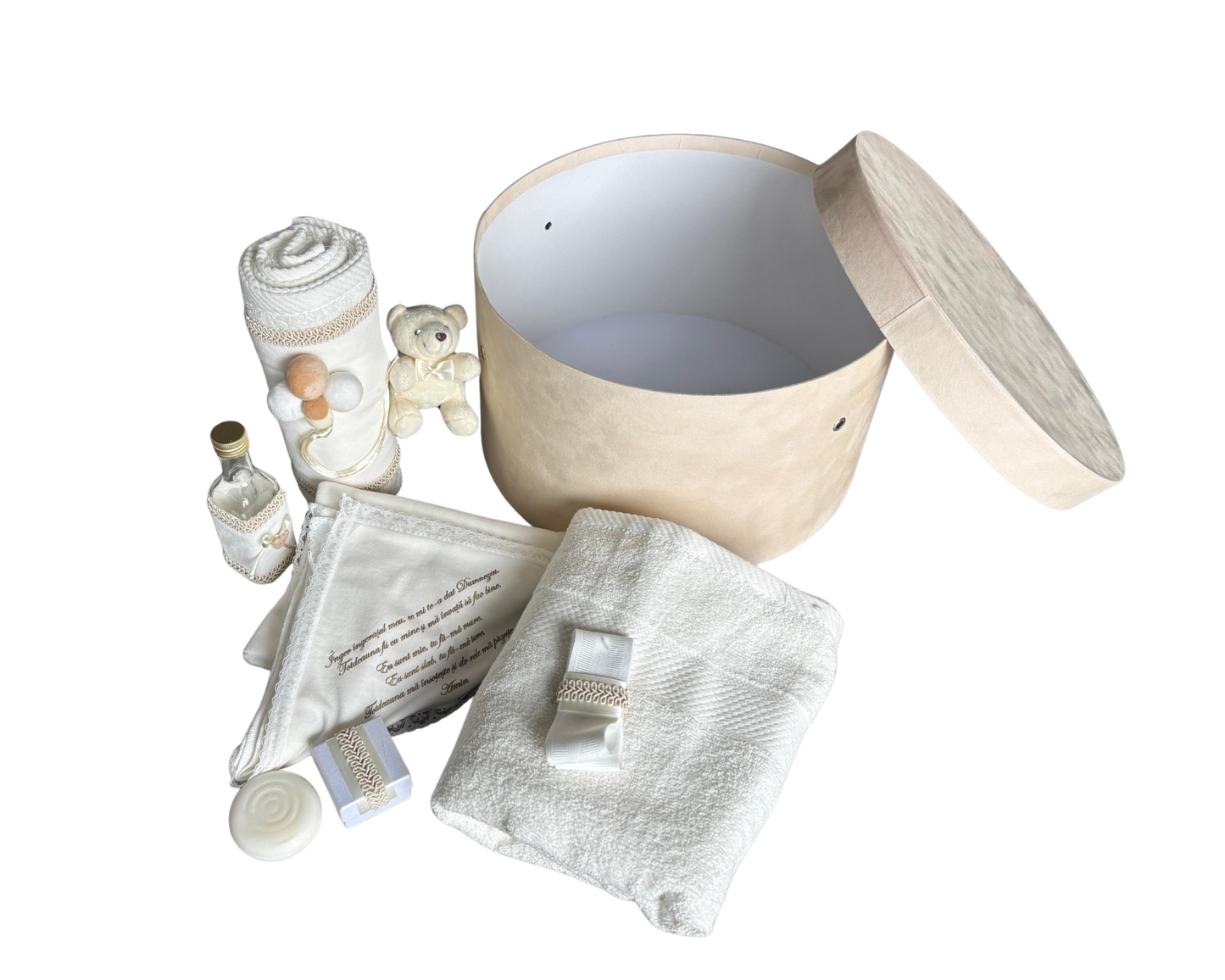 Trusou botez complet, alb/crem, 7 piese + cutie catifea