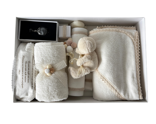 Set trusou botez deosebit, 8 piese, cu lumanare, alb/crem