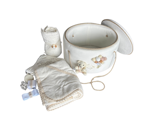 Trusou complet botez alb/crem 7 piese + cufar catifea buretat