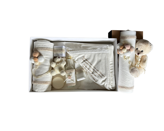 Trusou botez complet, alb/crem, 8 piese